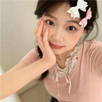 沙滩上的夏娃